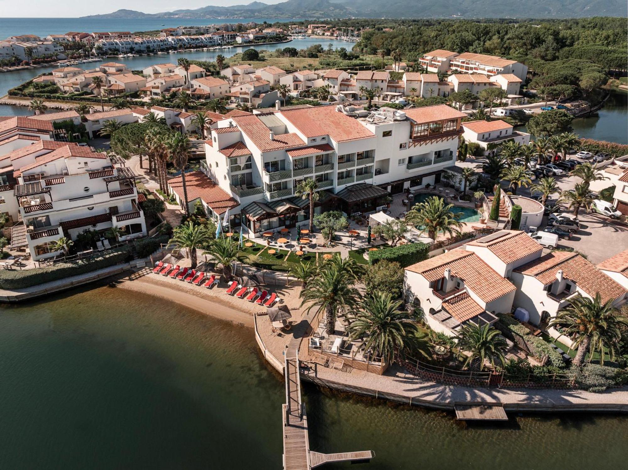 Hotel Relais Et Chateaux Thalasso & Spa Ile De La Lagune Saint-Cyprien  Exterior foto