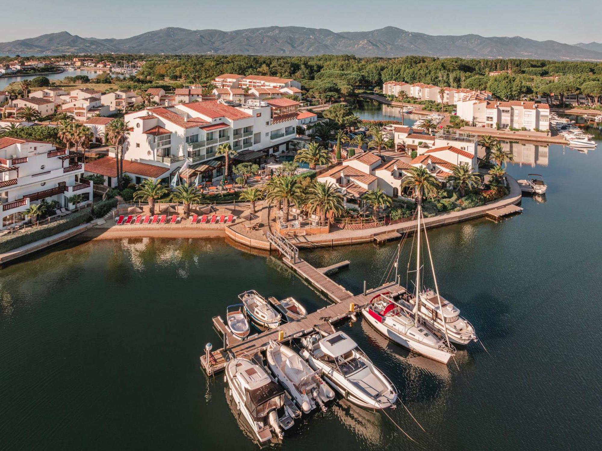 Hotel Relais Et Chateaux Thalasso & Spa Ile De La Lagune Saint-Cyprien  Exterior foto