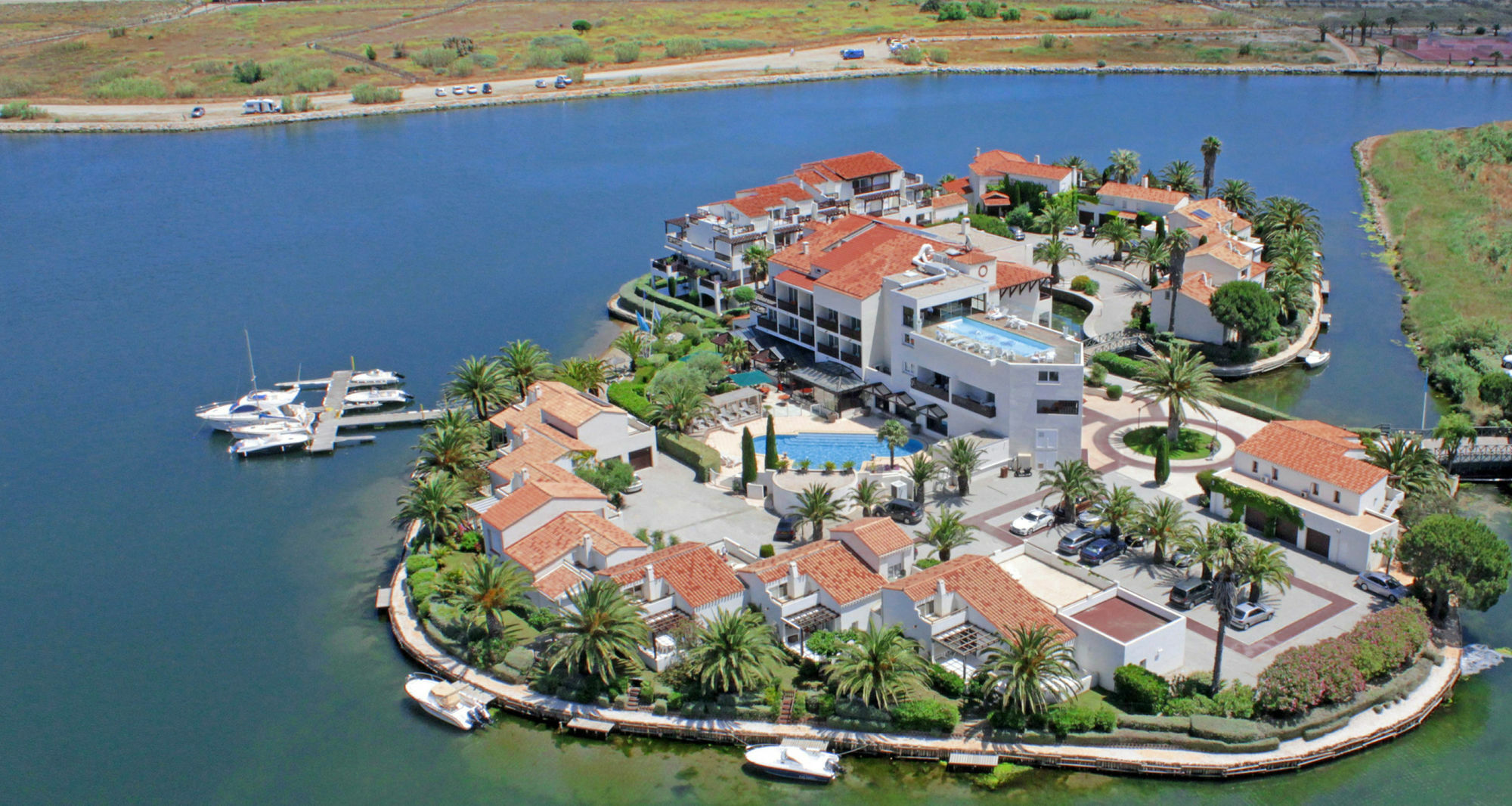 Hotel Relais Et Chateaux Thalasso & Spa Ile De La Lagune Saint-Cyprien  Exterior foto